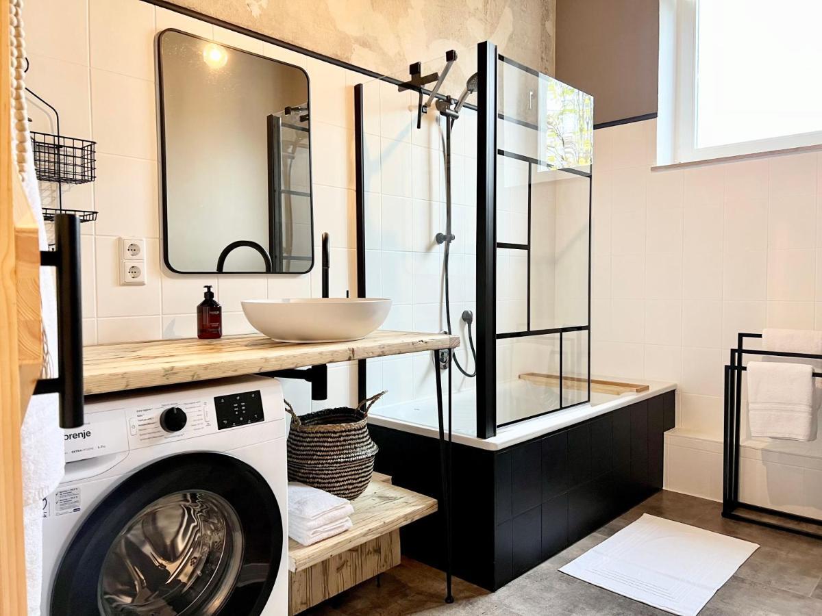 Makers And Rooms Apartment 01 Pauline 110Qm Parkplatz 1-4 Personen Detmold Exterior photo